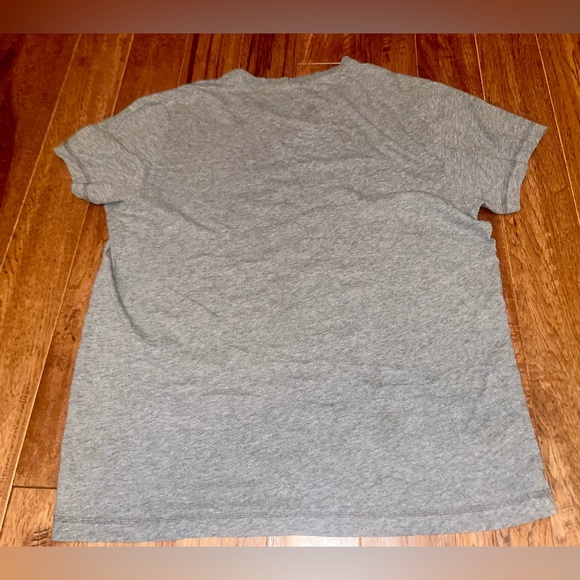 NWOT grey v- neck short sleeve shirt w a elastic waist to make more flattering - Picture 3 of 7